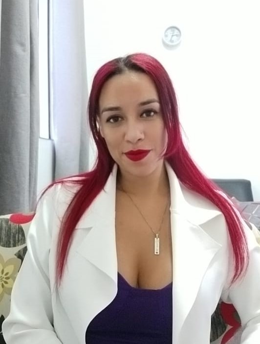 Foto de Dra. Danielle Souza Prado de Castro